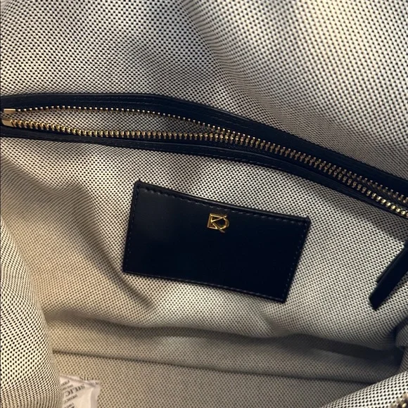 NWT Donna Karan Black Leather Shoulder Bag with Gold Chain - Picture 10 of 12